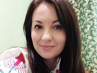 Alter: 34 / Skorpion - Alter: 171 / normal - Geschlecht: weiblich - Ausrichtung: heterosexuell - Haare: brünett / lang - Piercing: keins - bewebmaster-Alter: B - Hautfarbe: weiss - Augen: braun - Rasur: teilrasiert